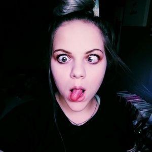 Meet your Posher, Evie